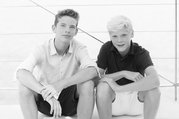 Jungs Fotoshooting auf Mallorca - Canyamel - Fotógrafa Anieska