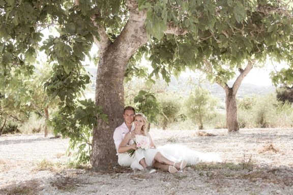 Hochzeits Portraits unter die Mandeln Baume auf Mallorca - Fotógrafa Anieska
