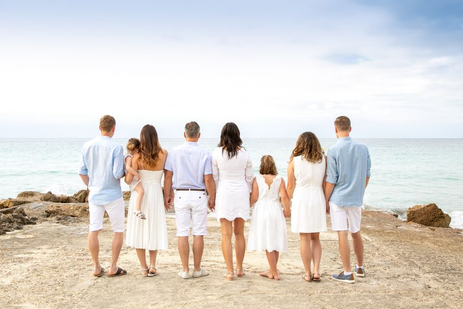 Familien Fotos am Strand von Mallorca - Fotógrafa Anieska