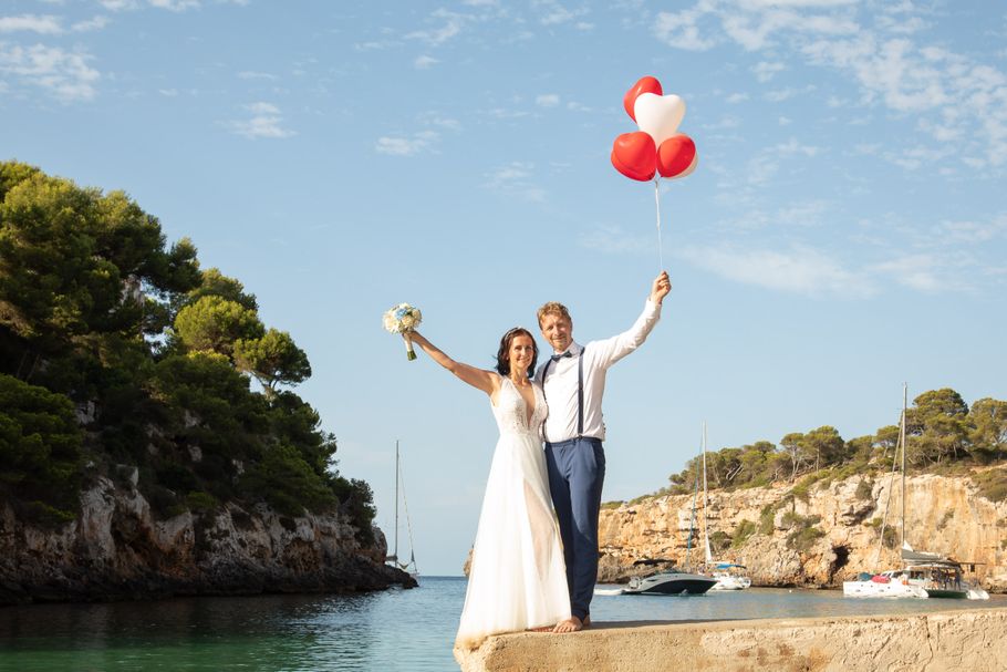 Hochzeit Shooting am Meer mit Luftballons - Fotógrafa Anieska