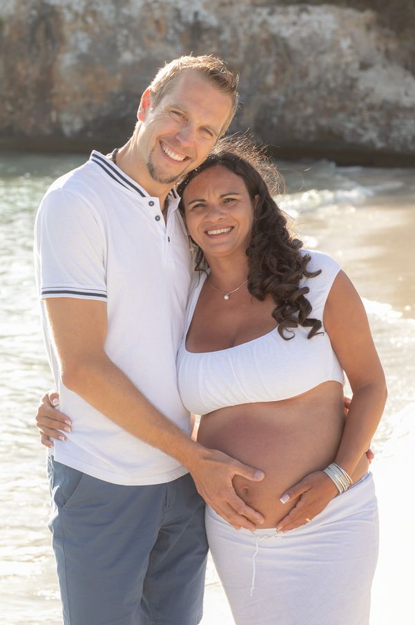 Strand Babybauch Fotoshooting in S'Amarador - Fotógrafa Anieska